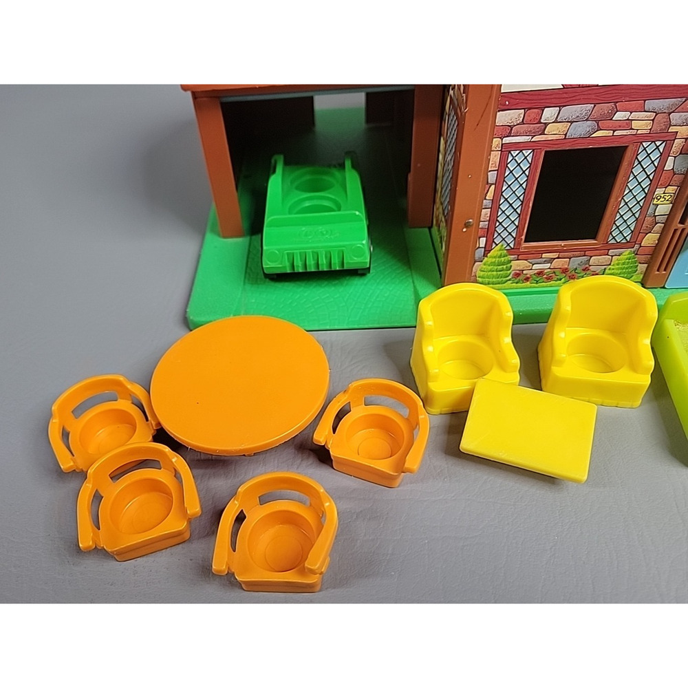 Fisher-Price Little People Play Family House 952 Brown TUDOR Vintage 1969-1980 - Picture 3 of 13
